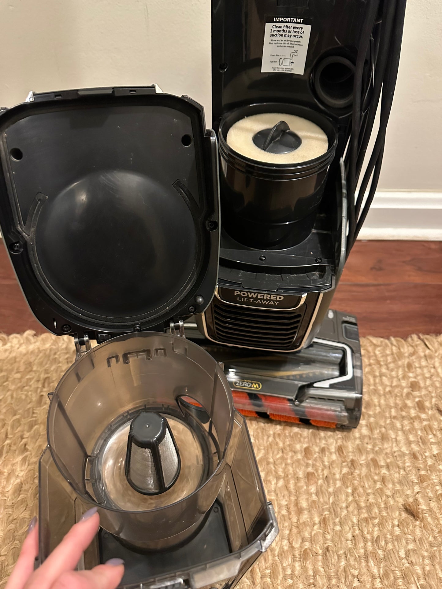 Used- Like New Shark APEX DuoClean Zero-M Lift-Away AZ1002 Vacuum