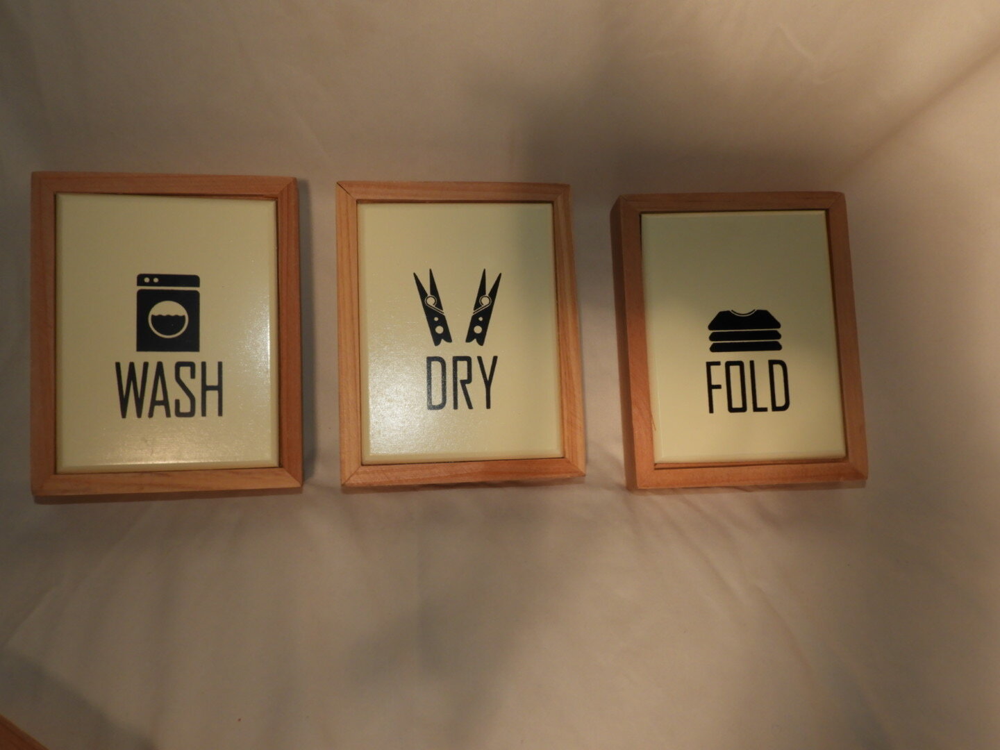 3-Piece Wooden Framed Bathroom Wall Tiles