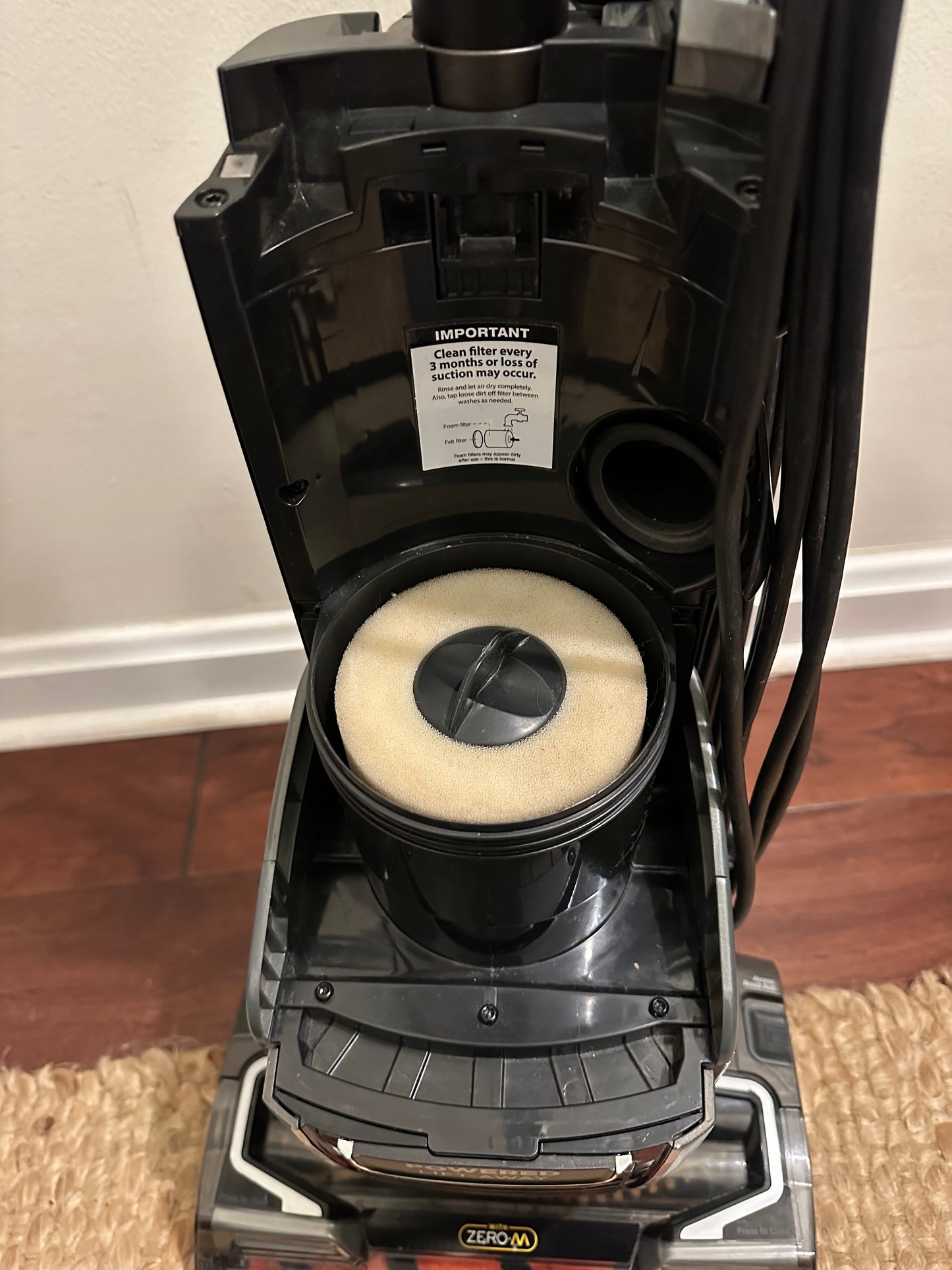 Used- Like New Shark APEX DuoClean Zero-M Lift-Away AZ1002 Vacuum
