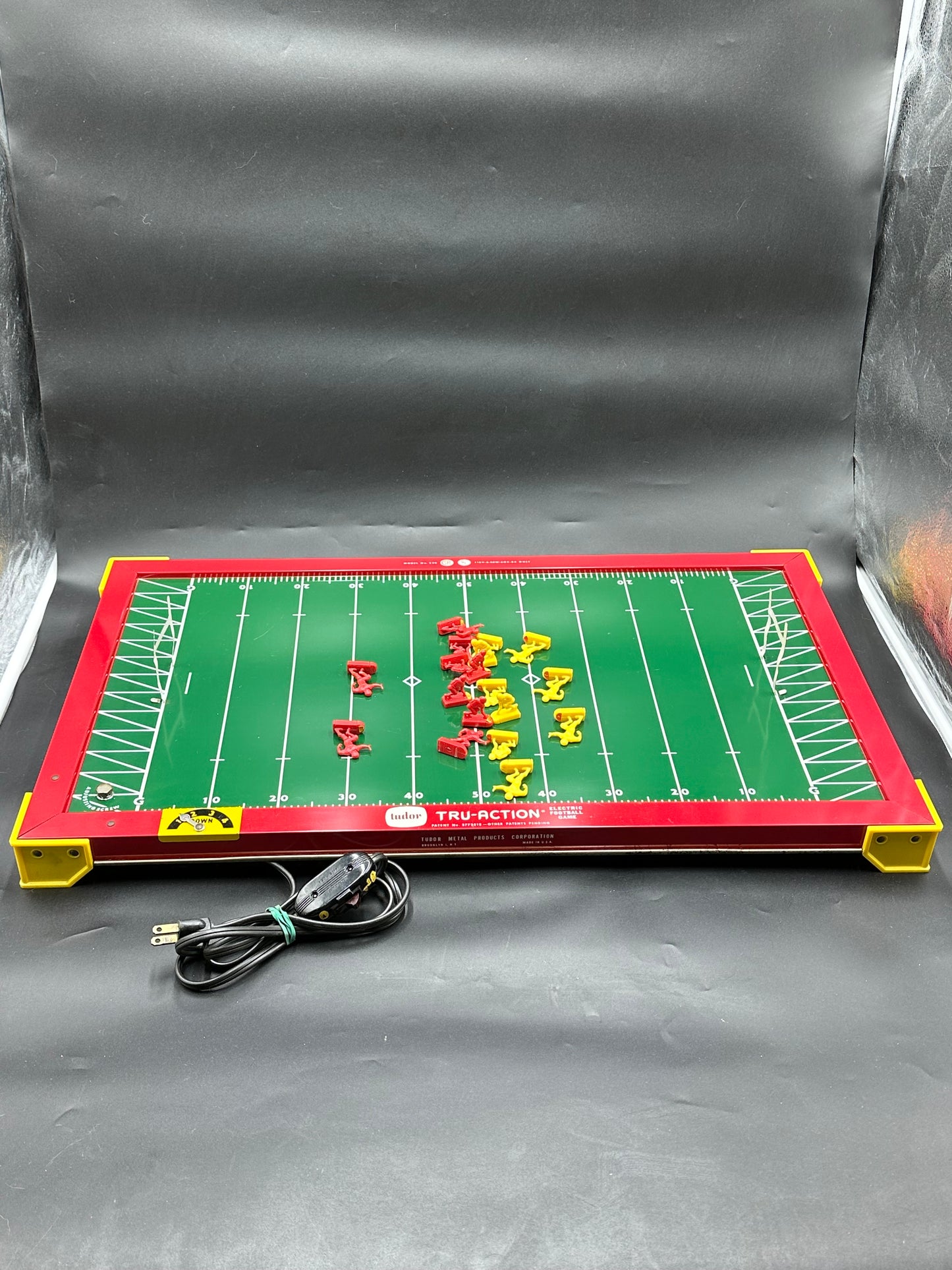 Vtg 1960’s Tudor Tru-Action Electric Football Game Model 500.