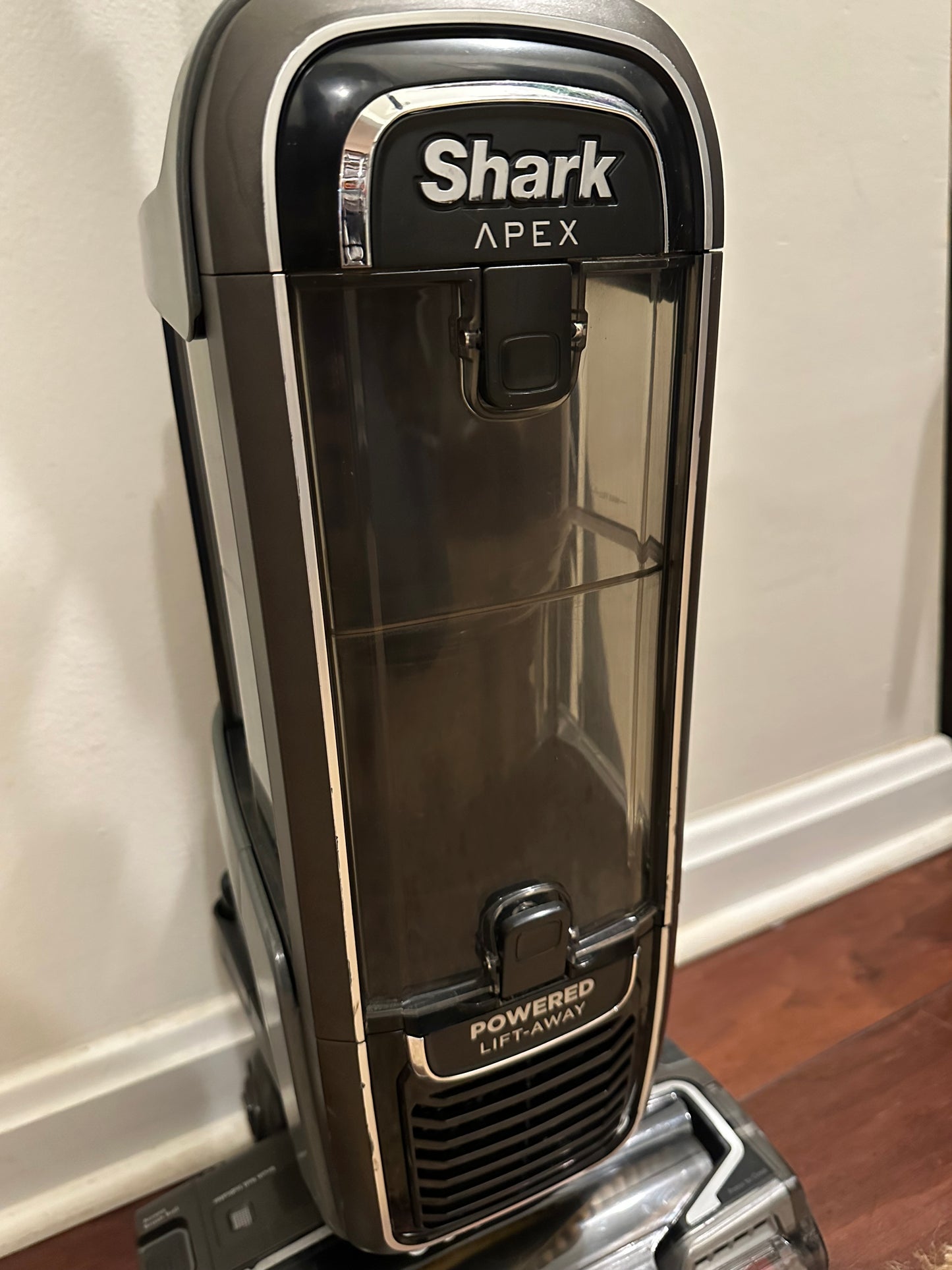 Used- Like New Shark APEX DuoClean Zero-M Lift-Away AZ1002 Vacuum