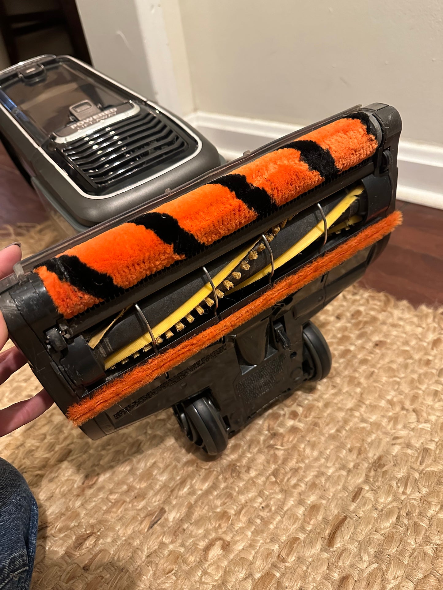 Used- Like New Shark APEX DuoClean Zero-M Lift-Away AZ1002 Vacuum