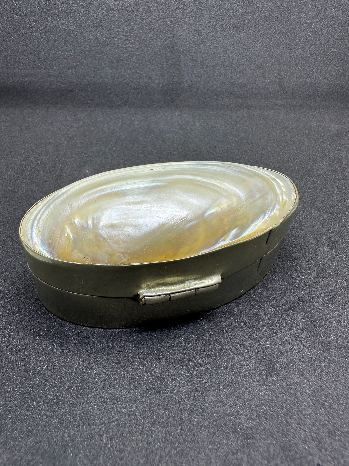 Vintage Sterling Silver Genuine White Iridescent Clam Shell Hinged Trinket Box