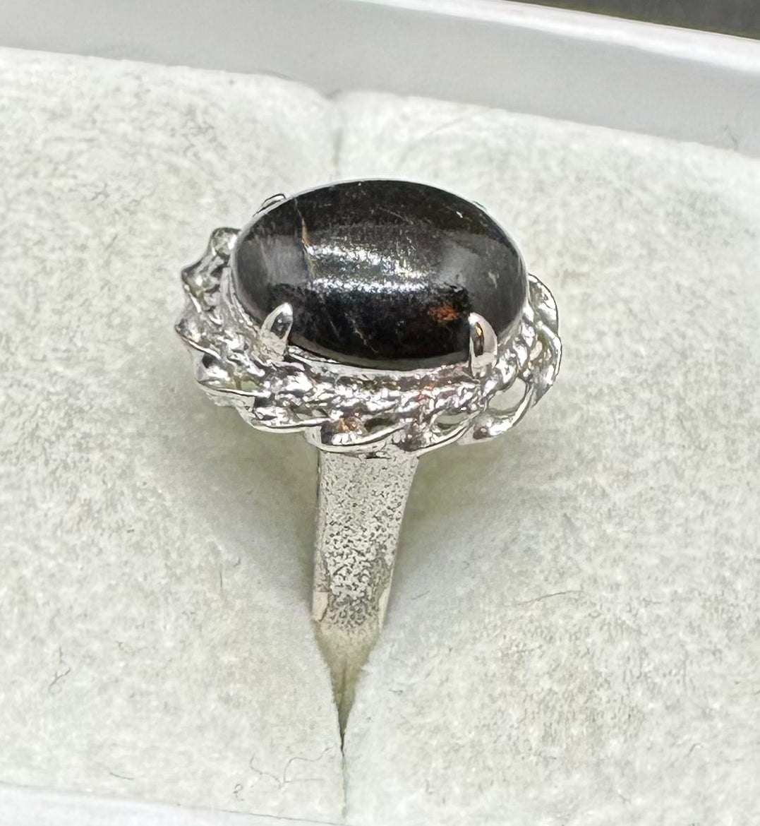 Vintage Art Deco Sterling Silver .925 Black Onyx Twisted Surround Ring Size 7.25