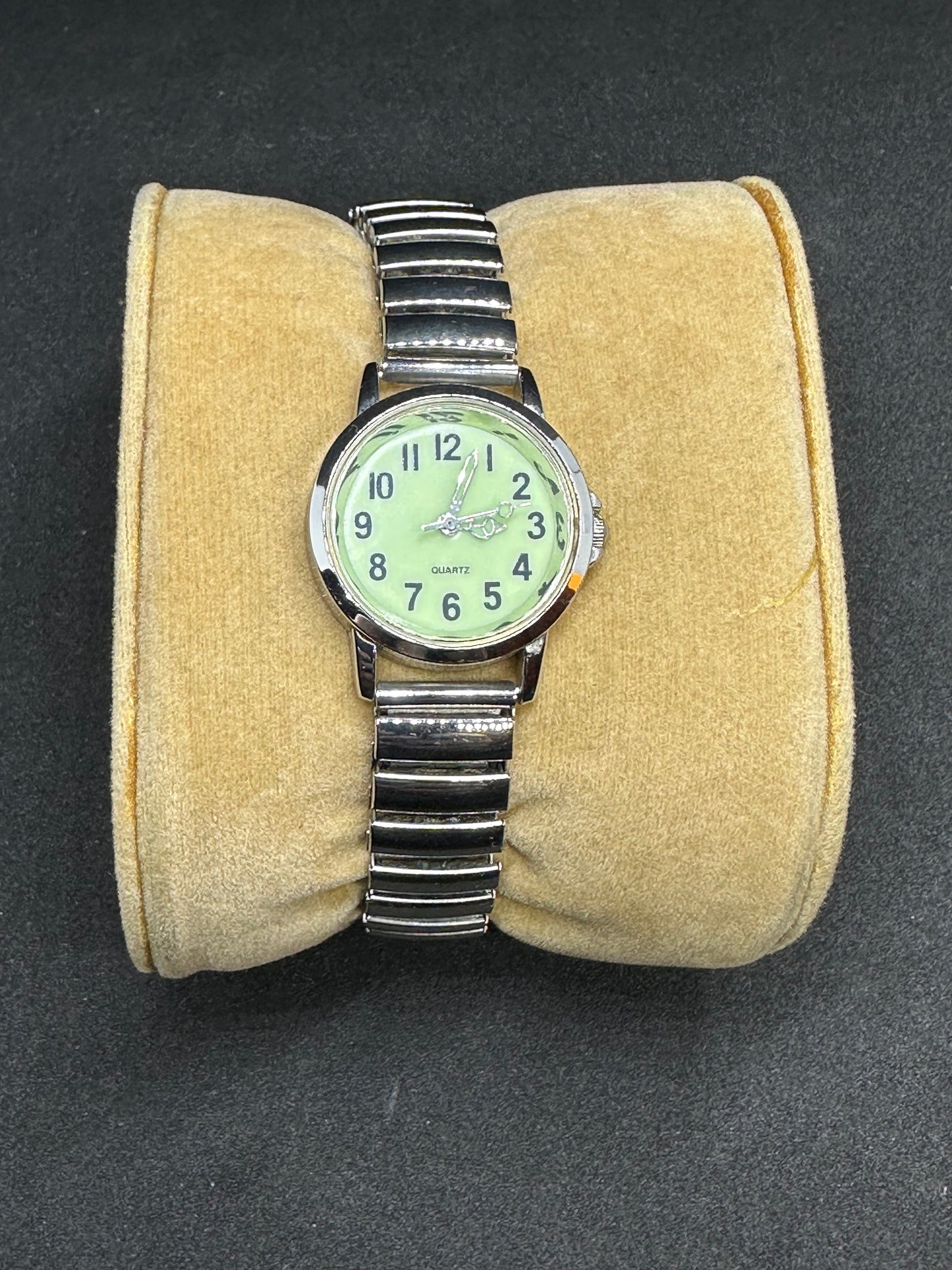 Vintage Stainless Steel Women's Quartz Analog Glow in the Dark Watch w/ Unique Hands
