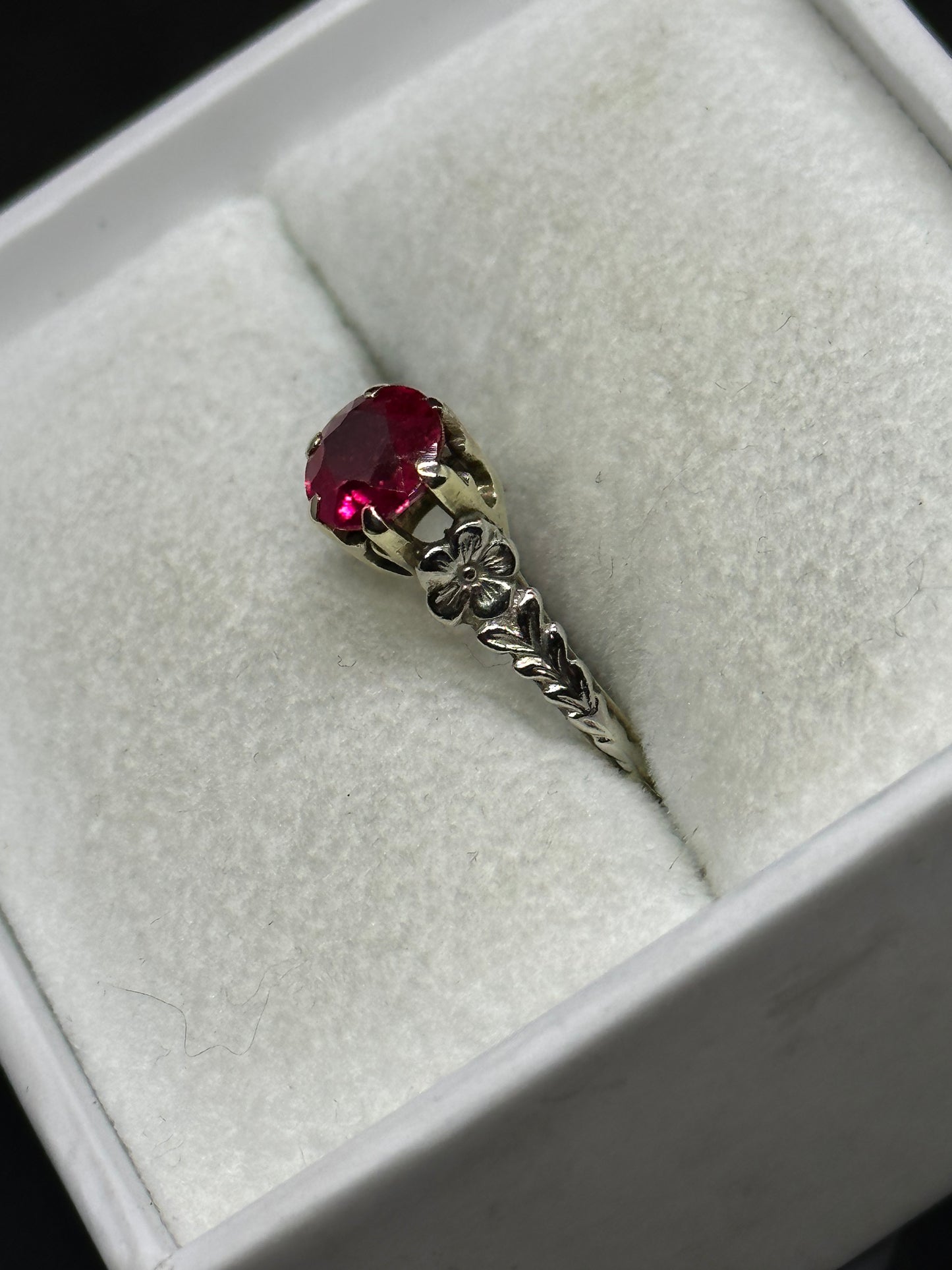 Ladies Victorian Ring 10k