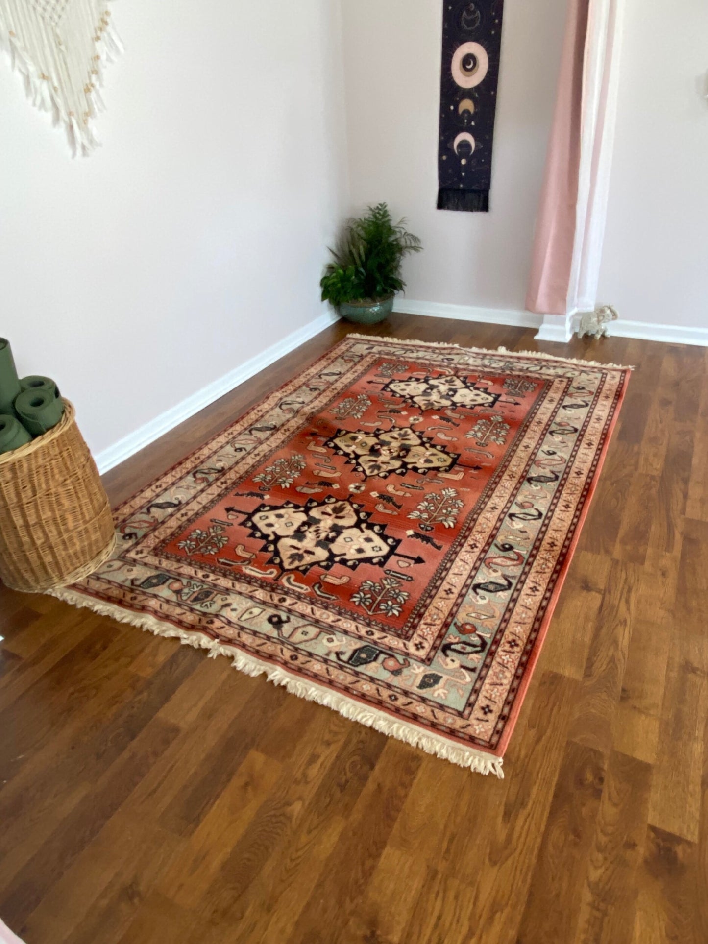 Vintage Couristan 100% Wool Side Woven 5’ x 6' Rug - 3504/5 Caucasian Rose