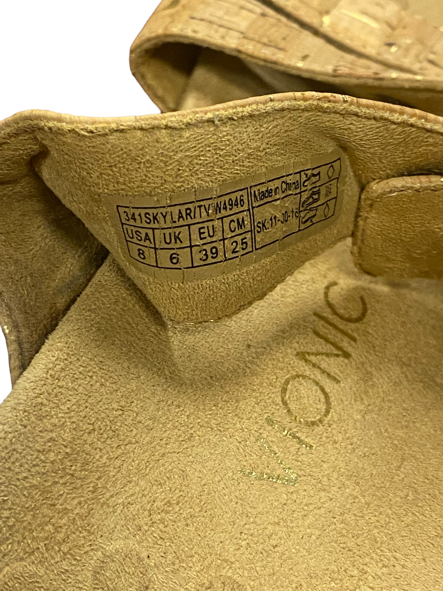 vionic cork slide sandals Size 8  Strappy Gold Buckle