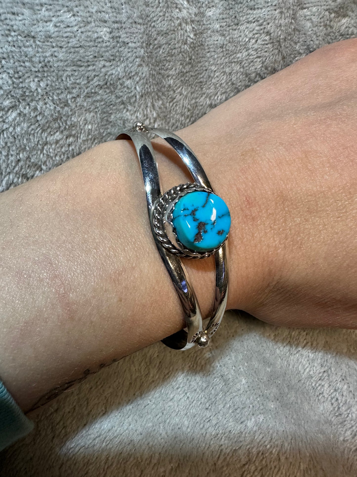 Vintage Handmade Native American Signed Jameson Lee Turquoise Single Stone Sterling Silver .925 Cuff Bracelet