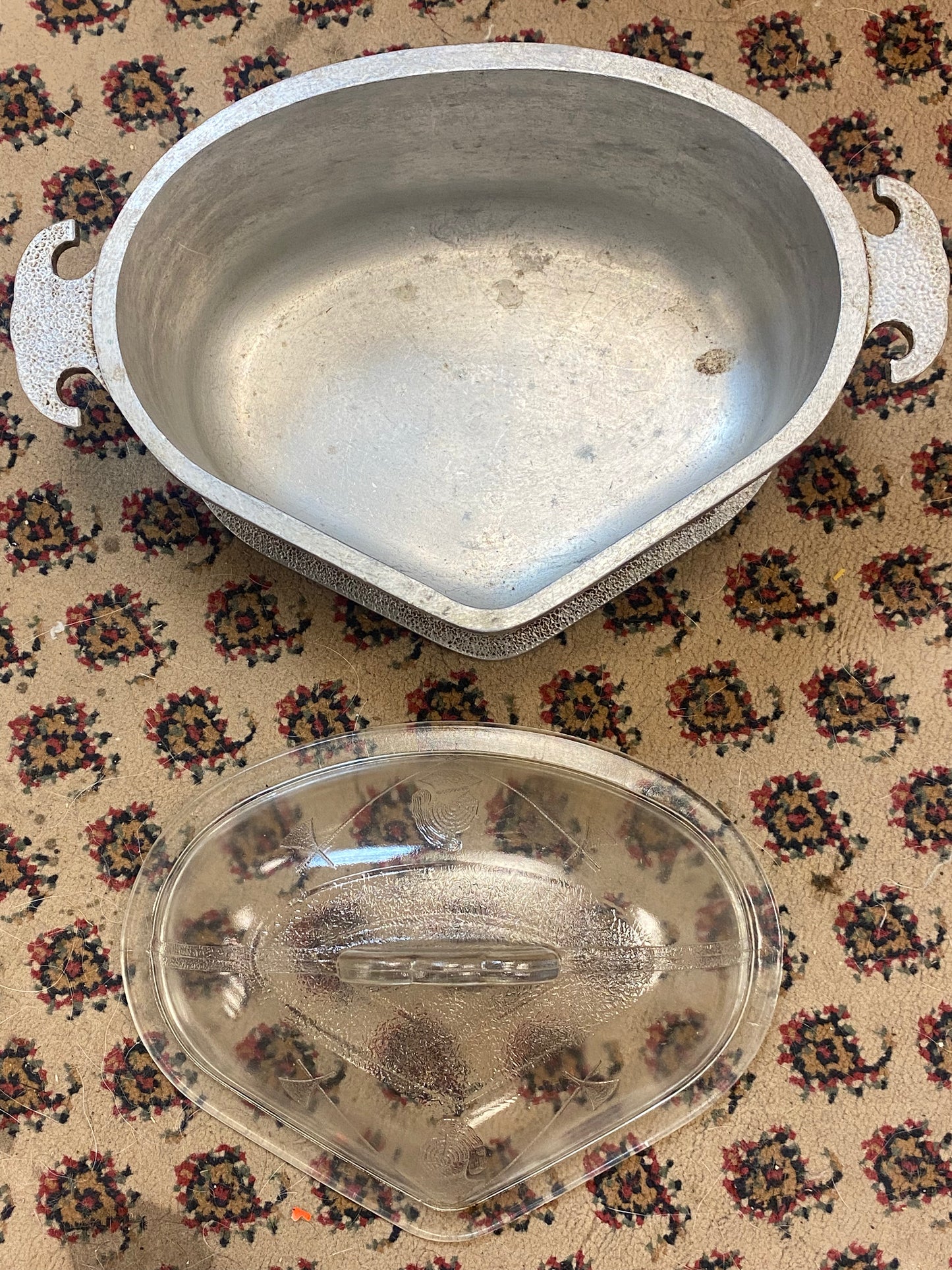 Guardian Service New Old Stock Hammered Aluminum Triangle Shape Pan W/Lid