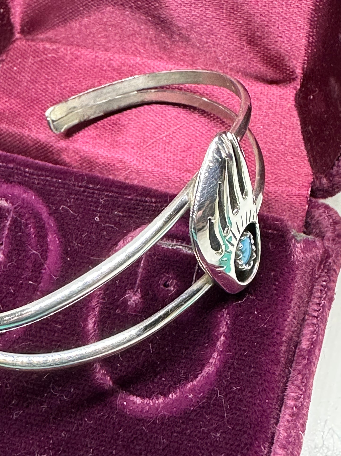 Vintage Native American Sterling Silver .925 Turquoise Bear Claw Cuff Bracelet