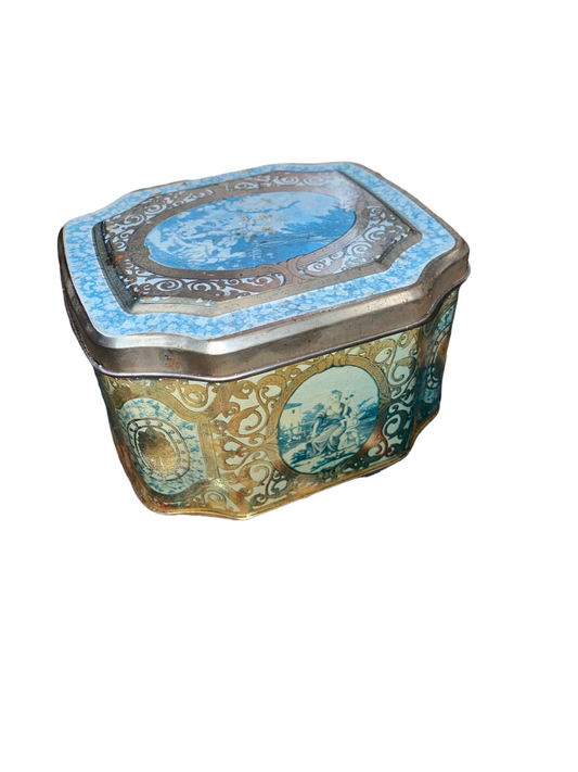 Vintage Meister Scalloped Tea Tin