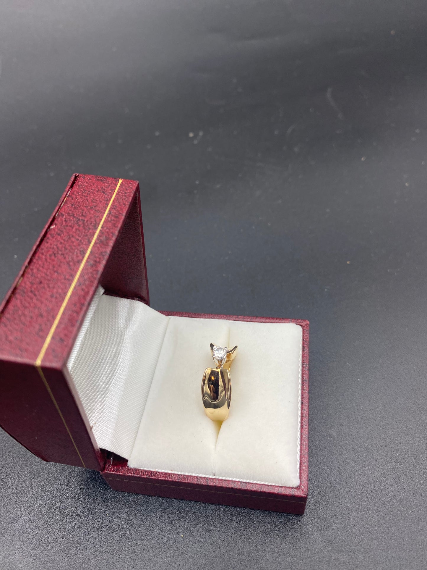 Vintage 14K Yellow Gold Contemporary Diamond Ring - W/ APPRAISAL