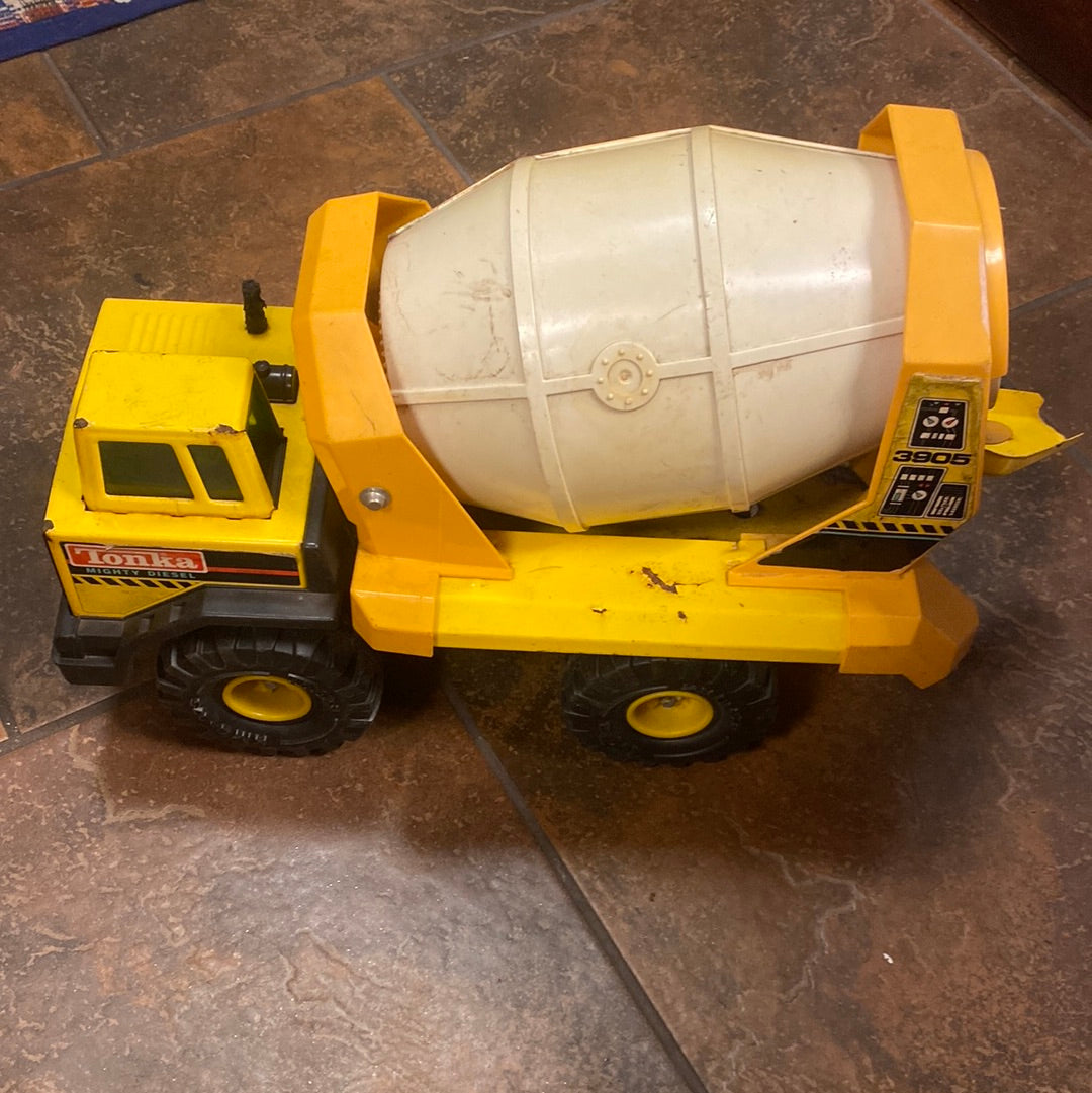Vintage Tonka Deep Well Tires Mighty Diesel Cement Truck